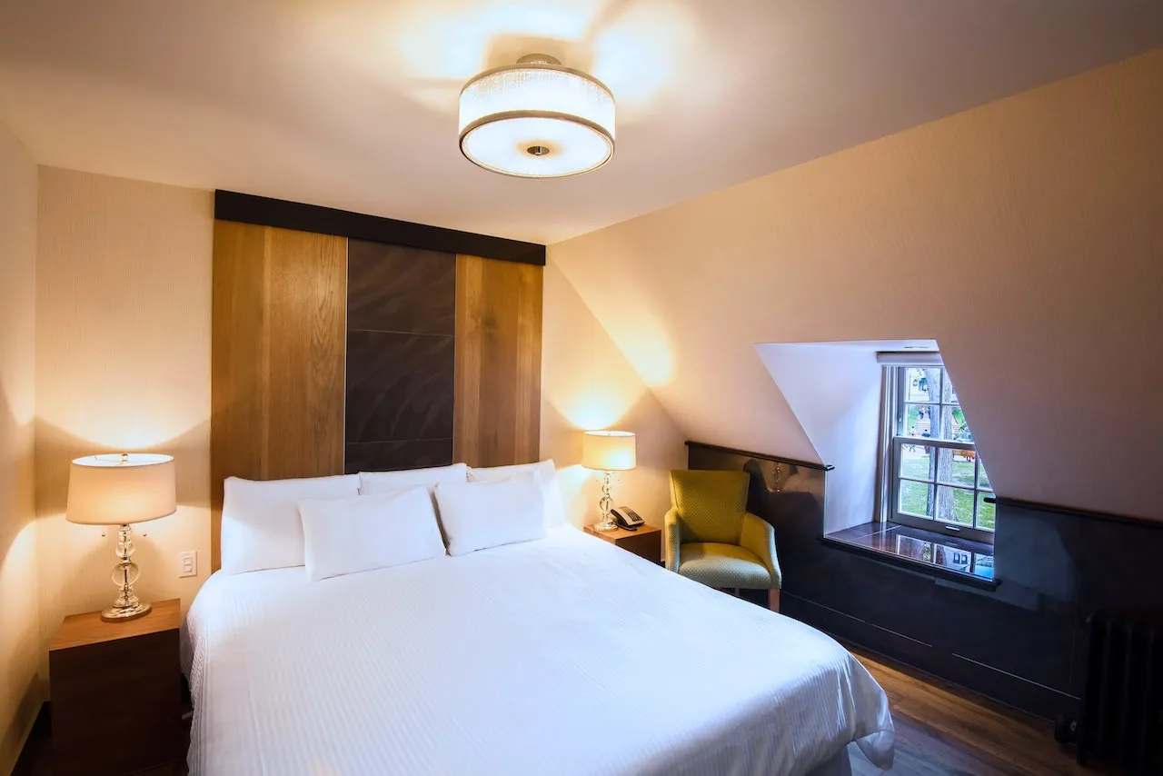 Suite 1640